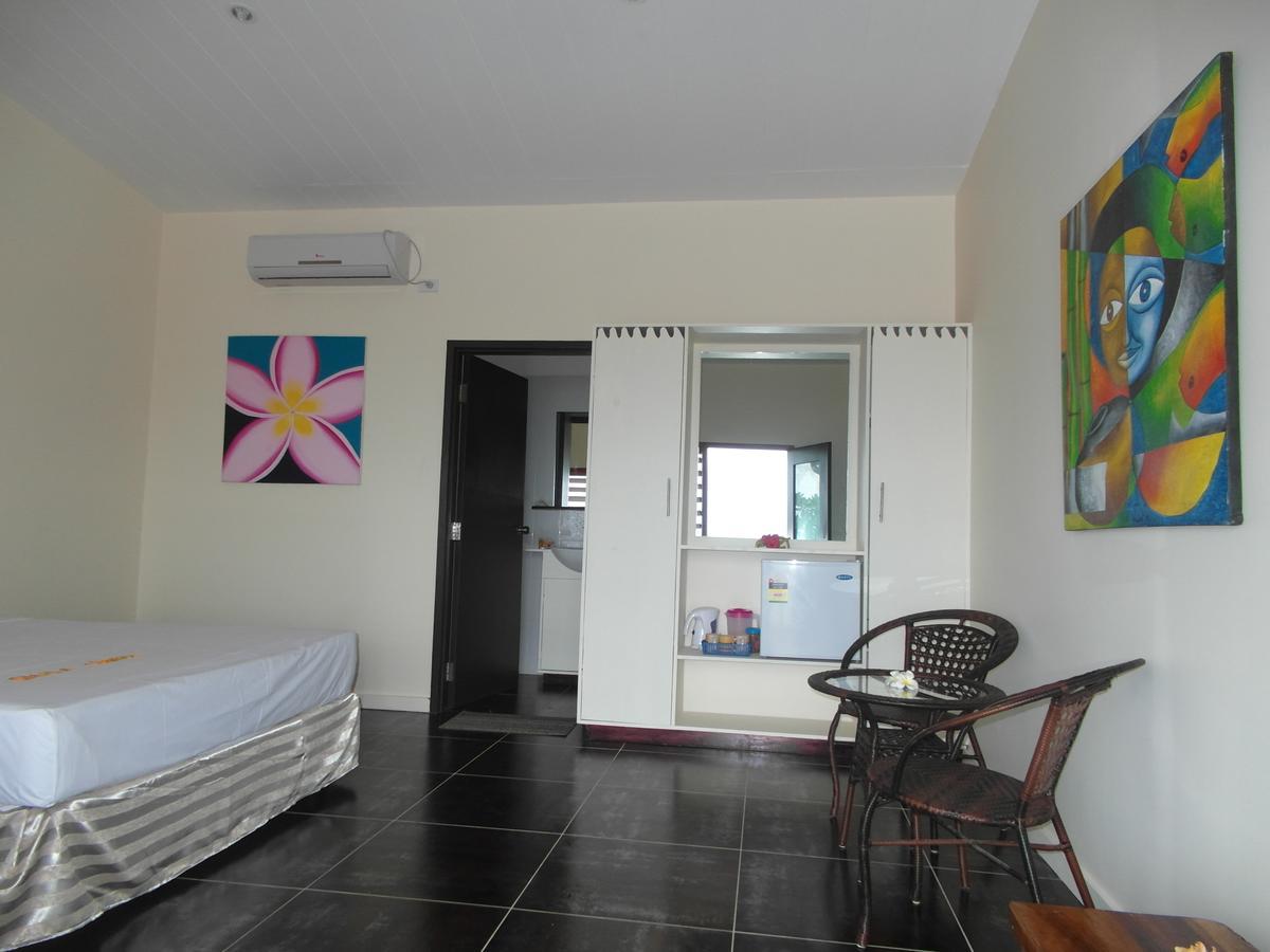 Funky Fish Beach & Surf Resort Solevu Екстериор снимка